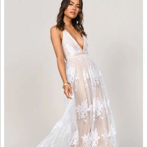 TOBI Annalise White Plunging Floral Maxi Dress